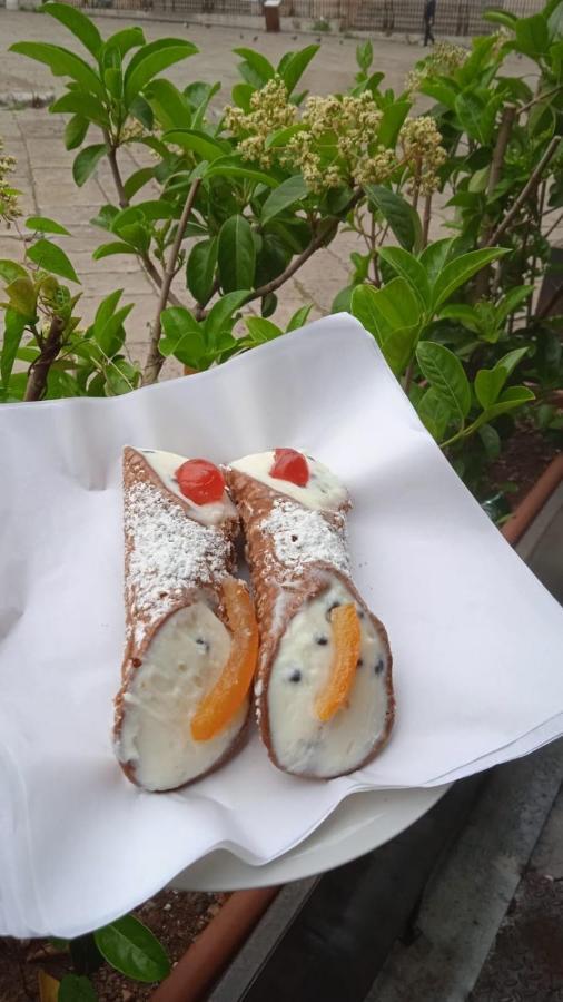 Maqueda Suites Palermo Eksteriør bilde